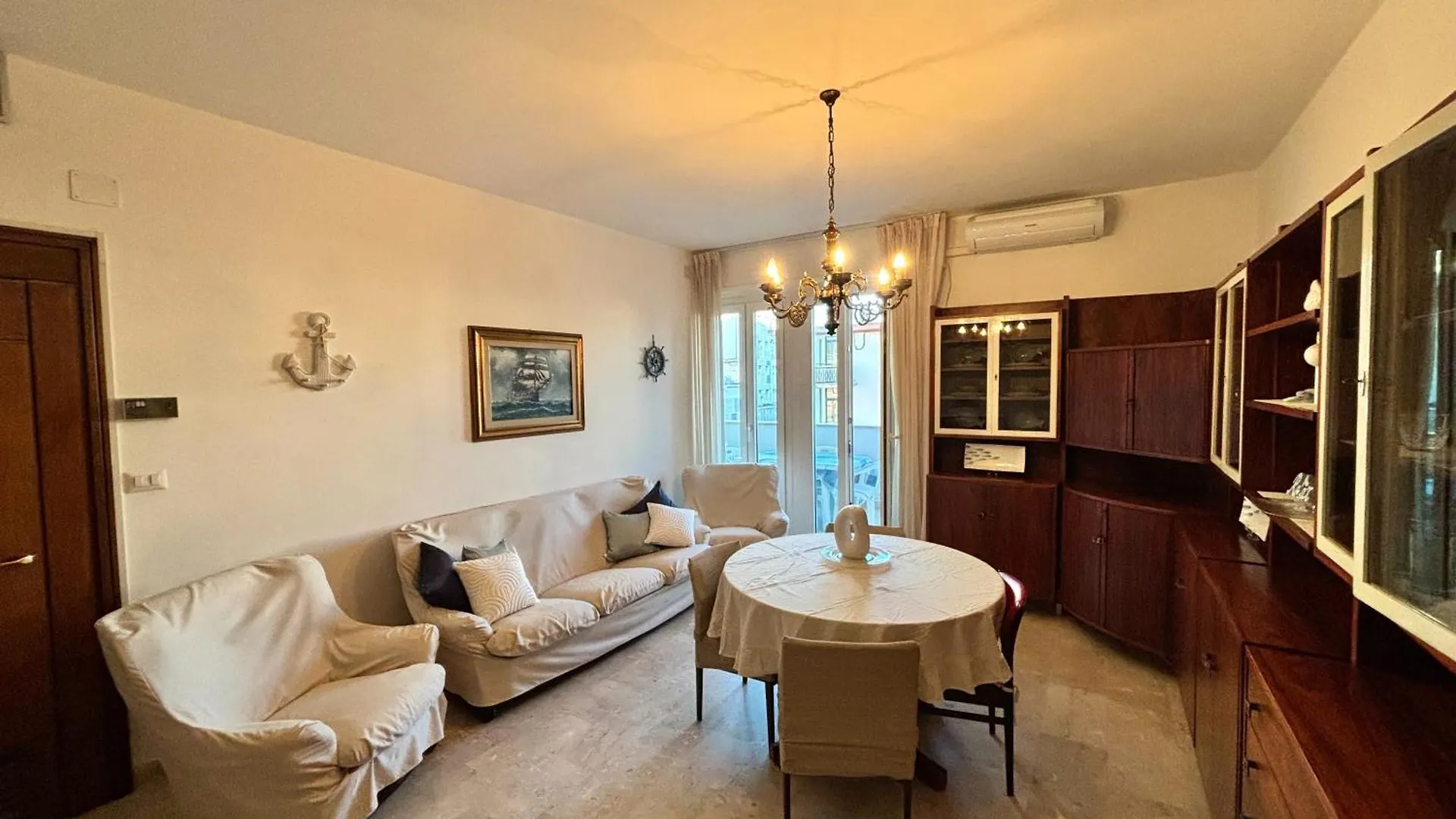 Appartamento Aria Di Mare Su Viale Ceccarini Riccione Daire